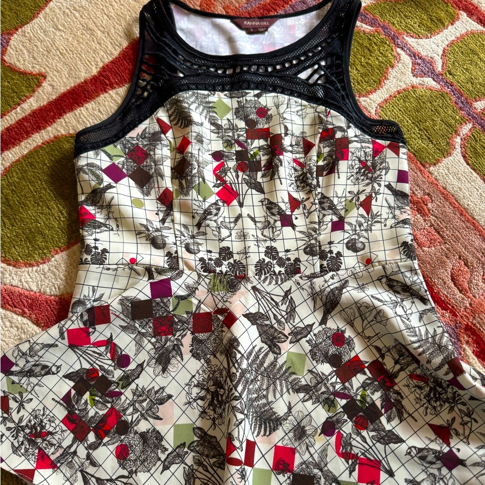 Ranna Gill size small top